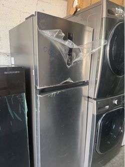 refrigerator 25 inches stove 20 inches gas