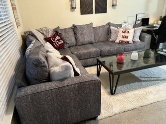 Full Living Room Set - Rooms To Go for Sale in Orlando, FL - OfferUp