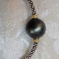 Lagos Bracelet With Black Pearl.
