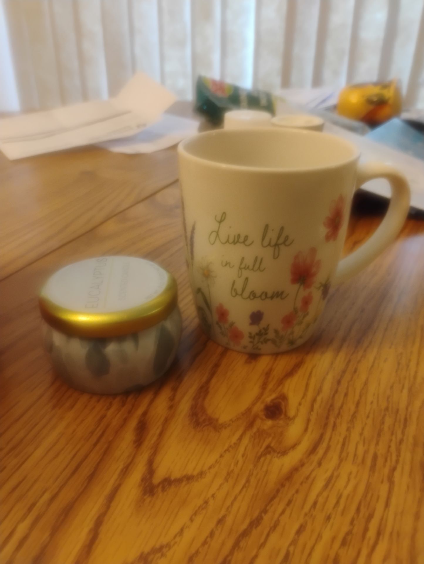 Mug ceramic and eucalyptus candle set