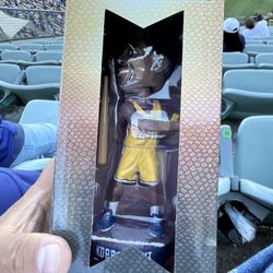 KOBE BRYANT bobble head