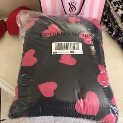 Victoria’s Secret Pink Sherpa Blanket Brand New 