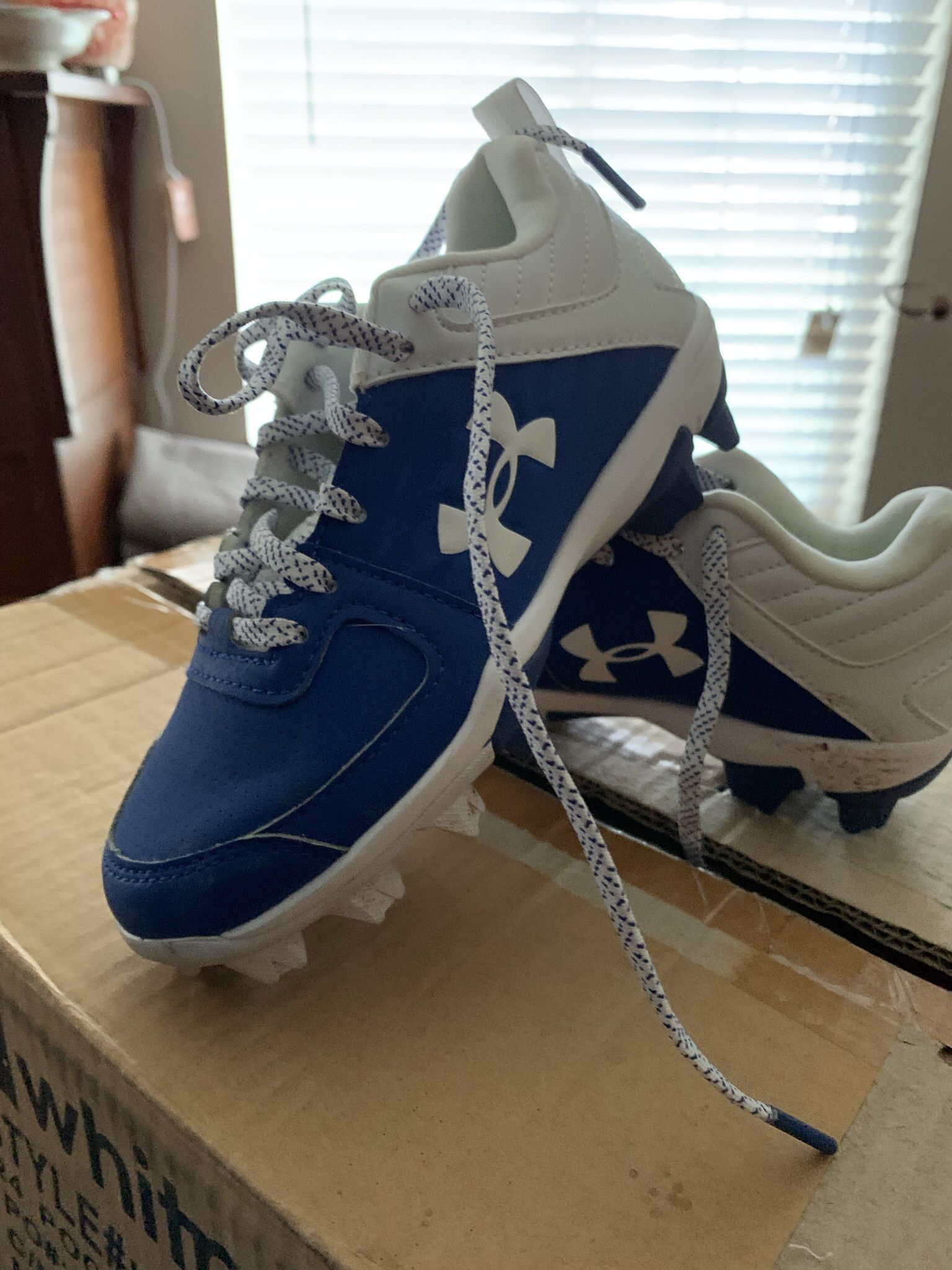 Under Armor Size 5 Little Boys