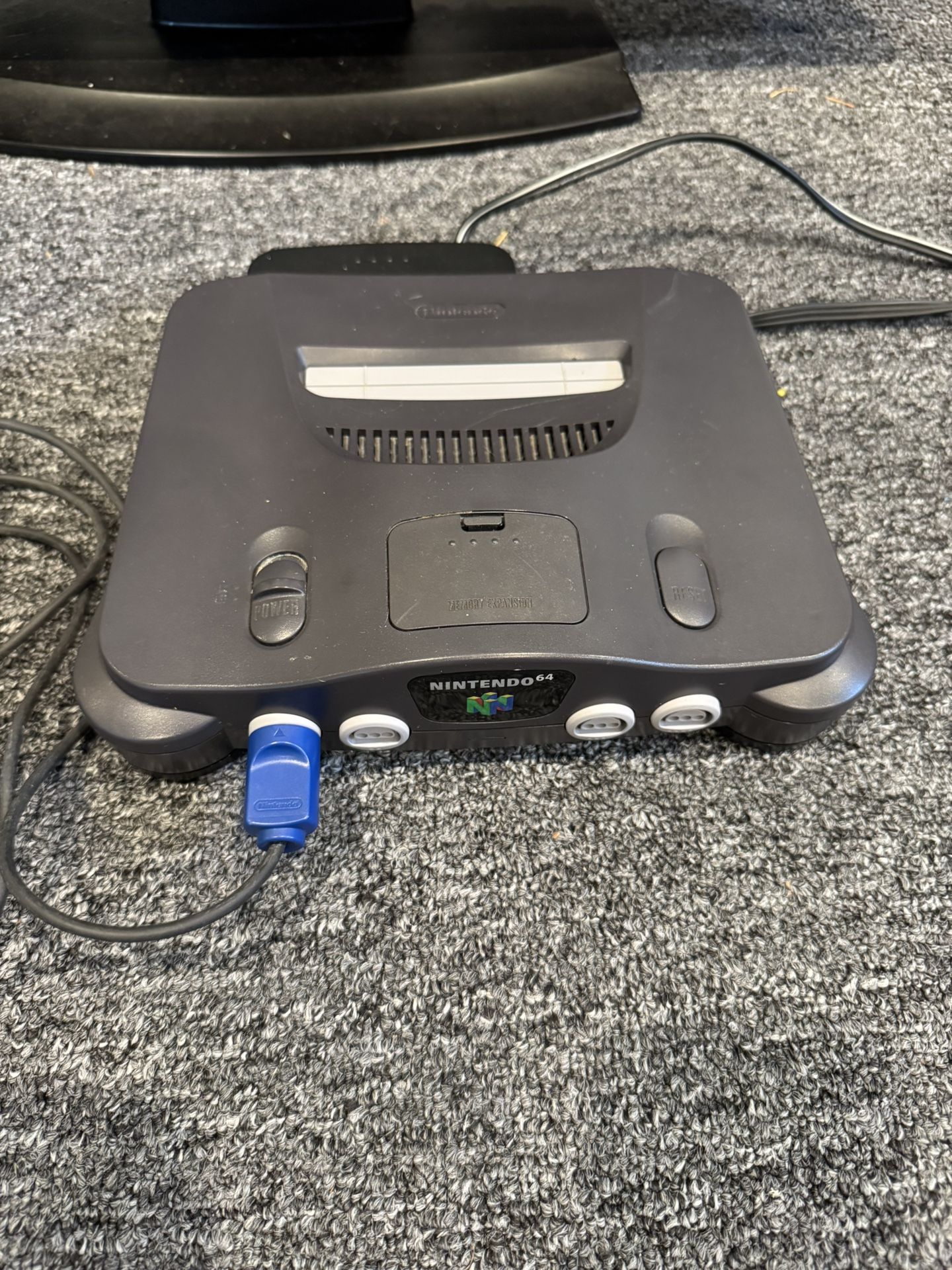 Nintendo 64, 4  Controllers, 1game and accessories 