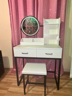 Fameill Makeup Vanity Desk $100- READ Description
