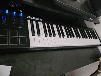 Alesis Midi V49