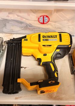 20V MAX XR 18 Gauge Cordless Brad Nailer