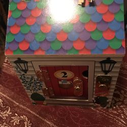Melissa and Doug house with real house keys