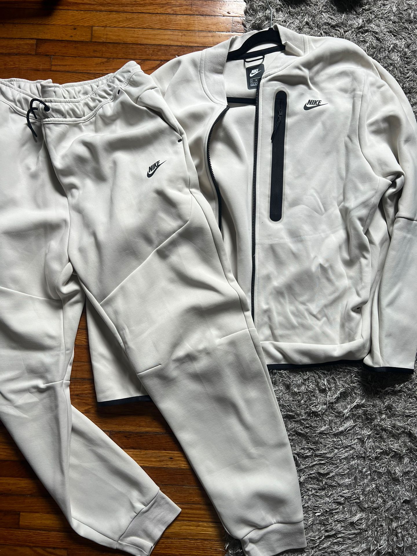 Nike Tracksuit Jacket And Sweats 