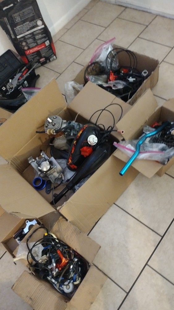 Yd100 & Minatelli Motors Complete With Upgraded Exhaust & Carb Lots Of Parts Over $600 Free !!!!