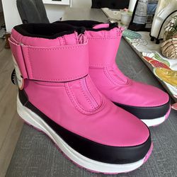New Snow Boots Size 1 