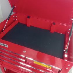 US General, Tool Box. Mobile Cart 5 Drawers. Has Keys. Never Used, New Condition. I Can Deliver For Extra.