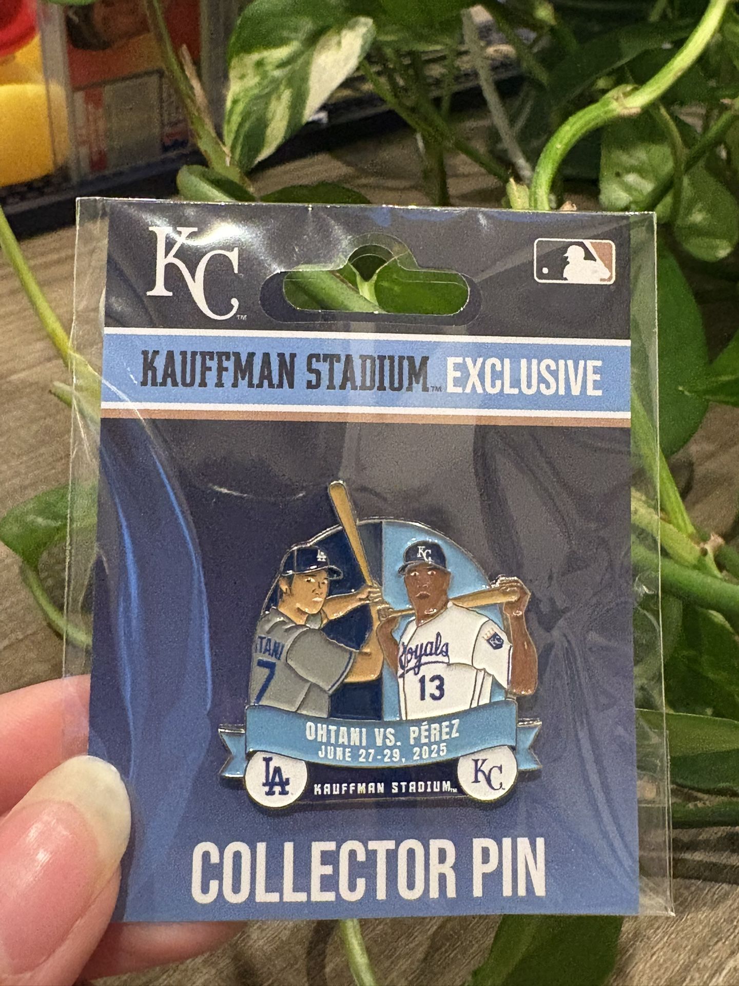 Royals Vs Dodgers Pin