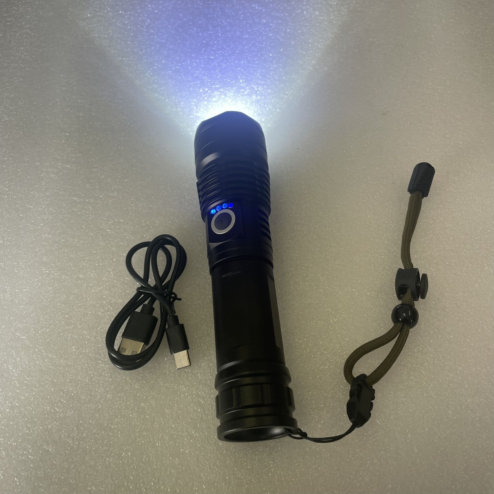 LED Torch Flashlight with Zoom. 3000 Lumens