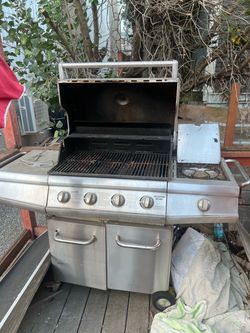 FREE GRILL - PICK UP BY 9/1