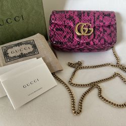 100% Authentic Gucci Crossbody Bag  Retail Value $2399 + Tax 