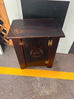 Primitive cabinet