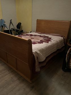 Oak Queen Bed W/Sleep Number Mattress & Night Stand