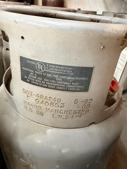 Forklift propane tanks - w/gauge
