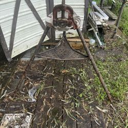 Plumbers Vise With Stand 