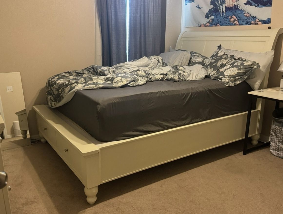 Solid Wood Bed Frame With Drawers (Queen)