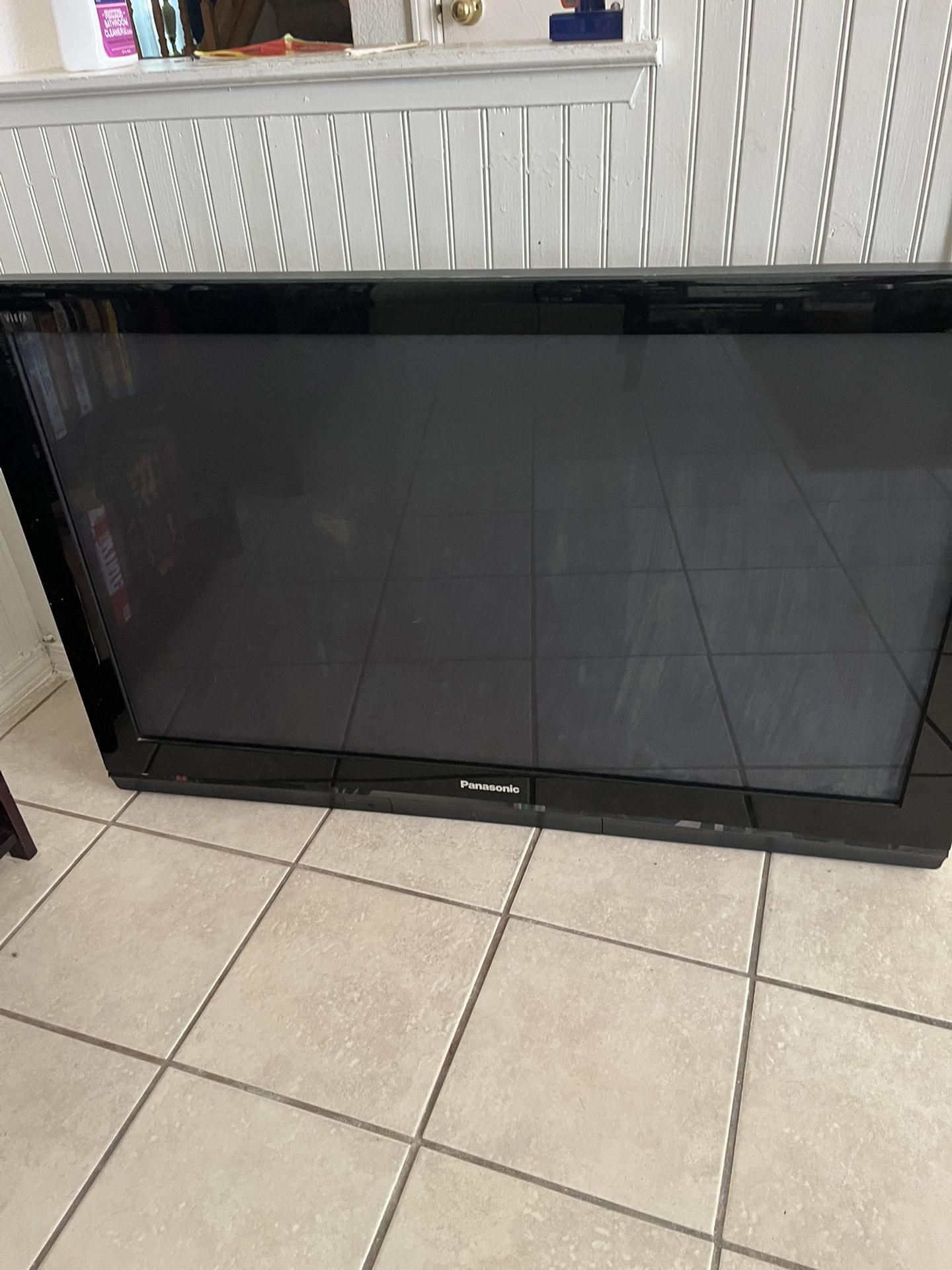 55 inch panasonic plasma tv(send offers) (pickup only)