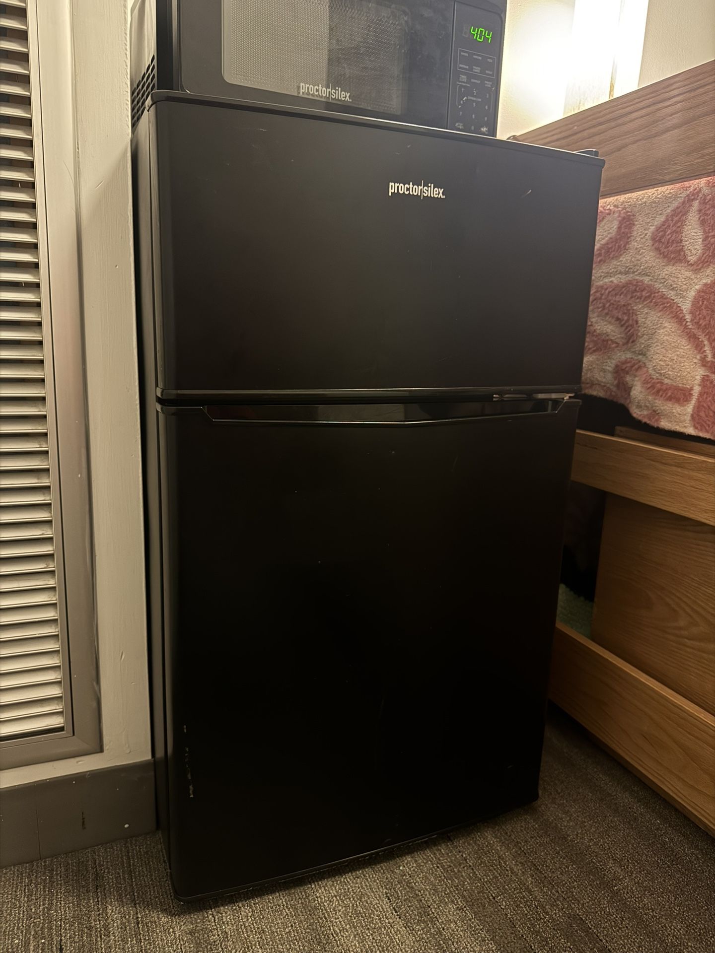 Proctor Silex Mini Fridge (with freezer)