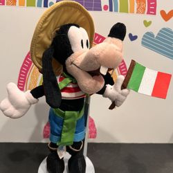 DISNEY GOOFY IN ITALY WEAR!!  WITH HIS FLAG!!  12 INCH LIKE NEW