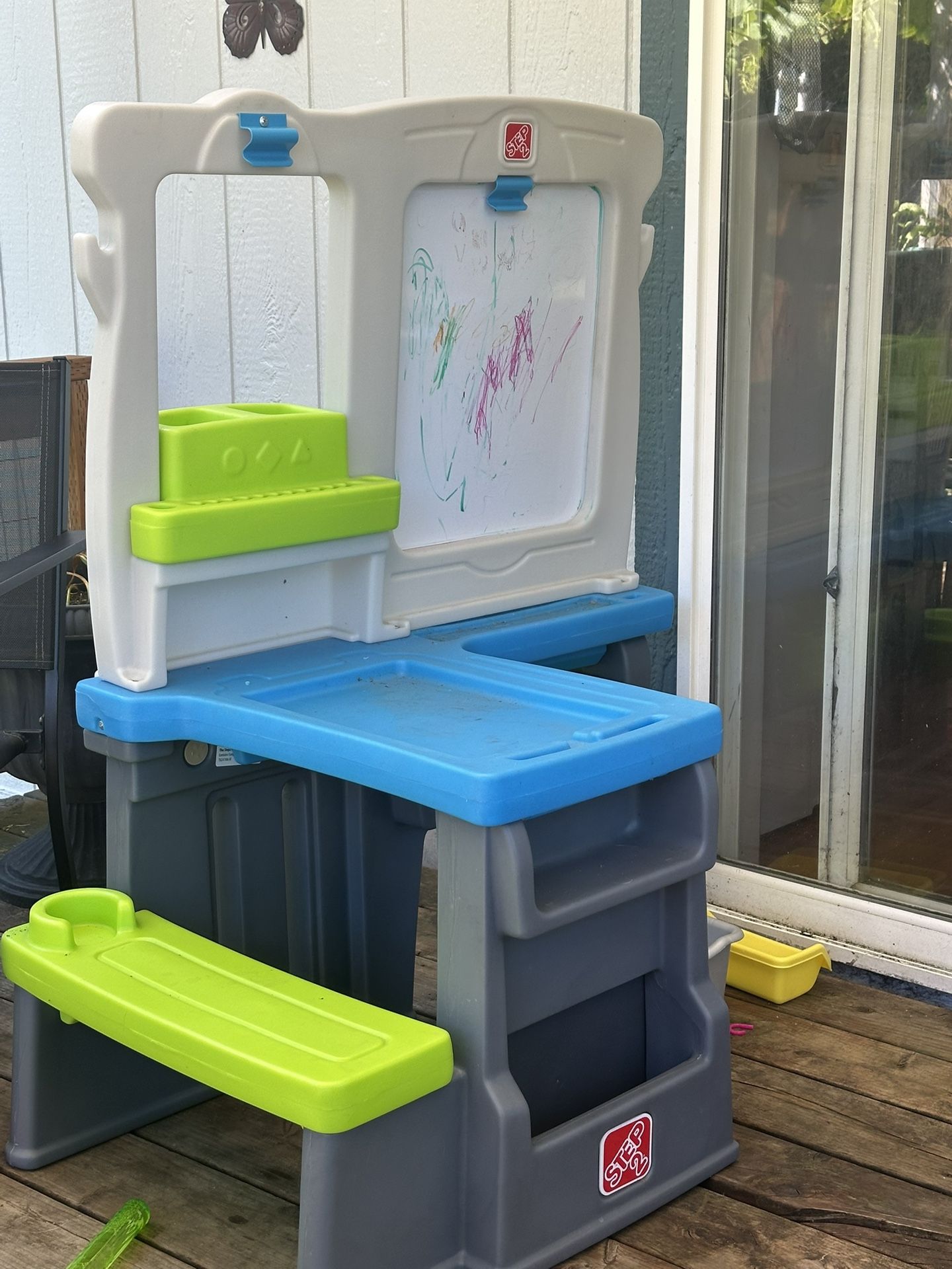 2 Step Easel