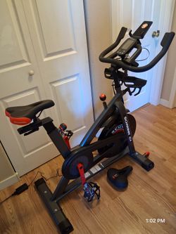 Schwinn IC4 stationery bike, like new