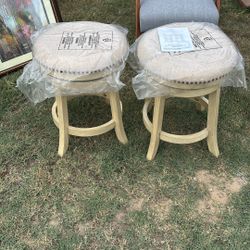 2 Round Swivel Stools