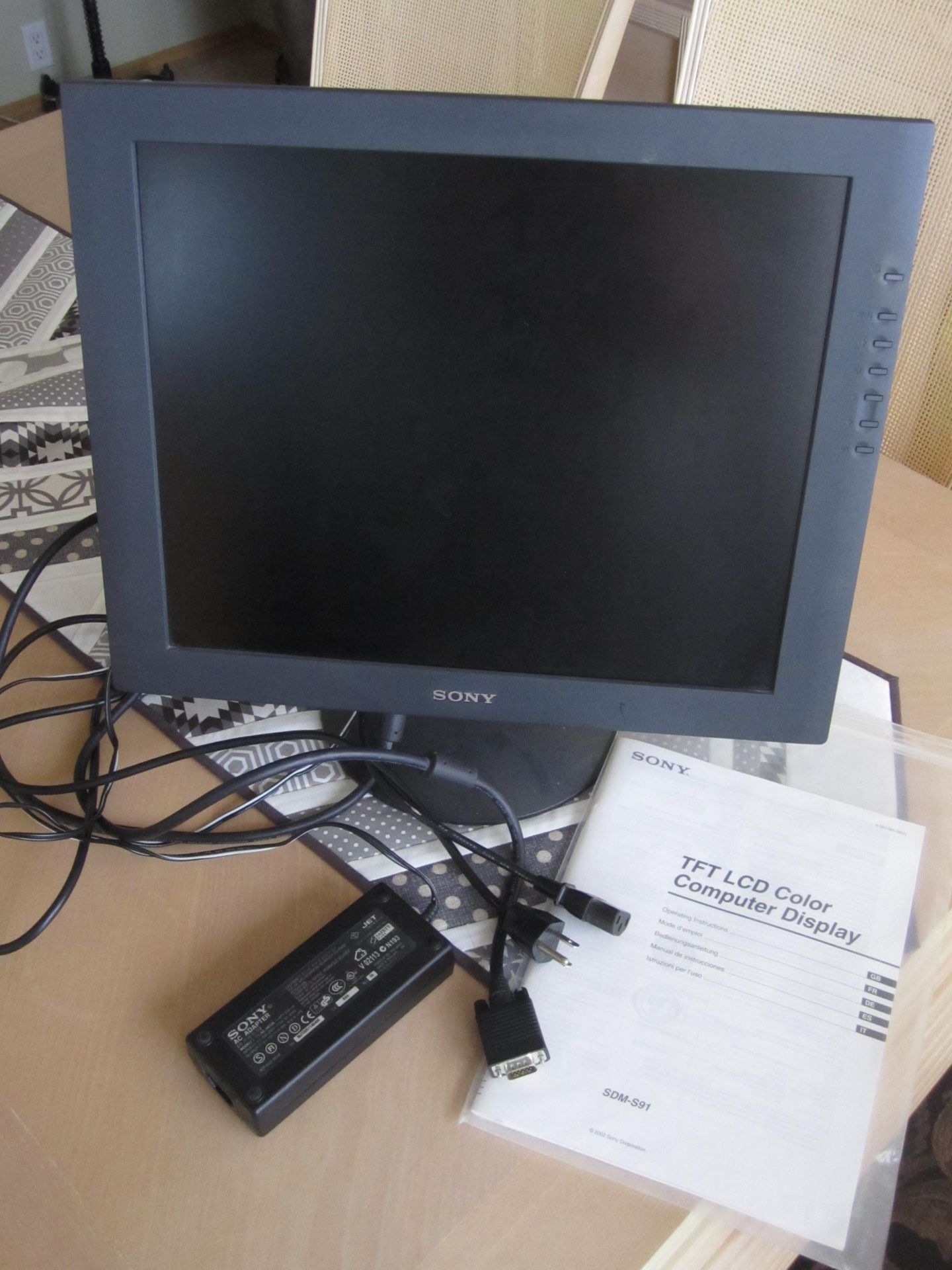 Sony 🖥 19” TFT LCD Color Display Monitor