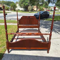 Rare 1930s Huntley-Simmons Colonial Revival 4-Poster Bed – Mahogany