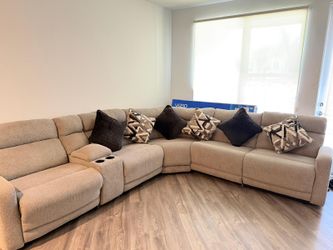 Spacious Sectional Sofa Recliners Cup Holders