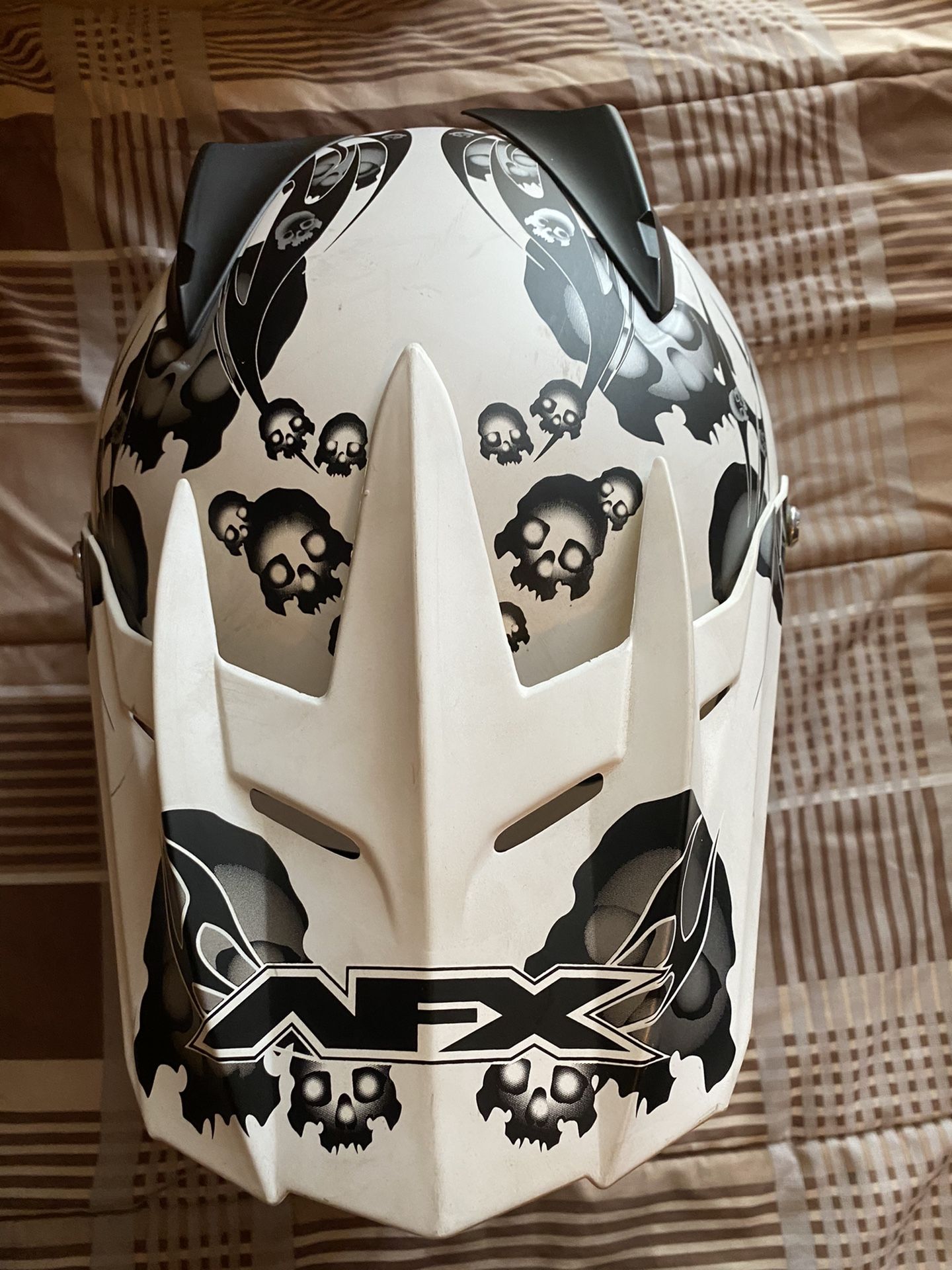 AFX FX-18Y Skull Helmet
