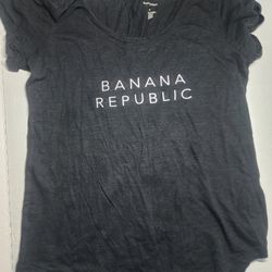Black Banana Republic logo t-shirt.
