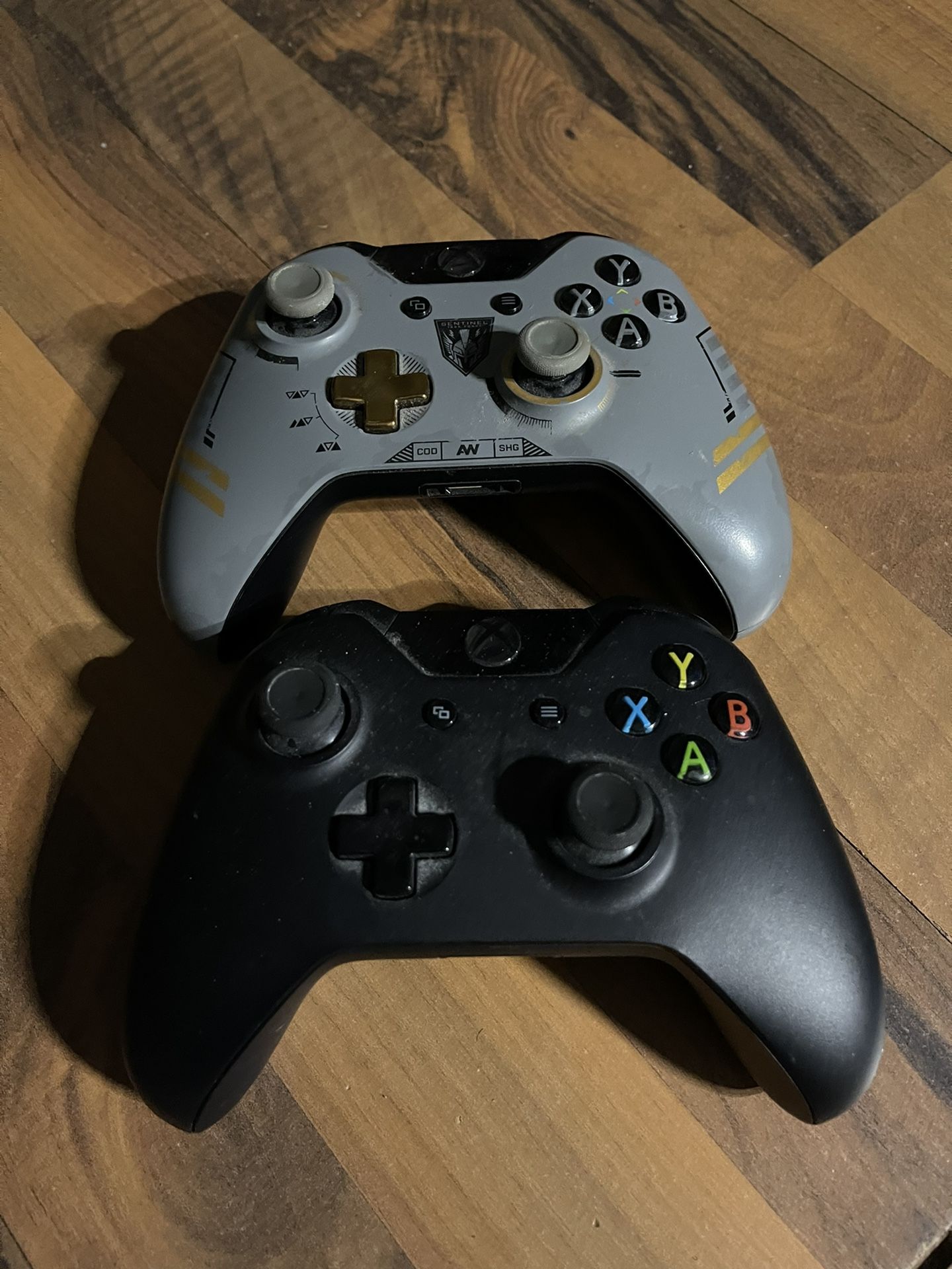 2 Xbox One Controllers