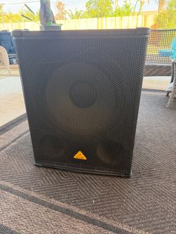 Behringer B1800D pro