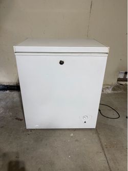 GE 5.0 Cu. Ft. Manual Defrost Chest Deep Freezer