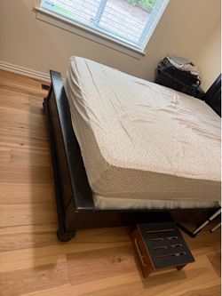 Queen Bed Set