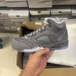 Jordan 5 Wolf Grey Size 9 BRAND NEW