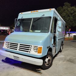 2004 Workhorse Step Van Food Truck