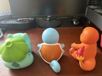 Pokémon Displays a Little Bit used