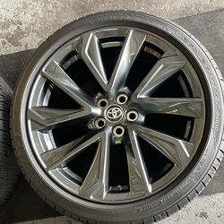 18” 2025 TOYOTA COROLLA OEM WHEELS AND TIRES