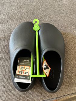 Brand new non slip croc work clogs women’s 7 men’s 5