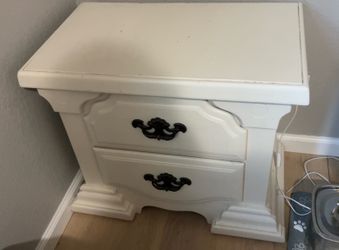 Farmhouse dresser & 2 nightstands