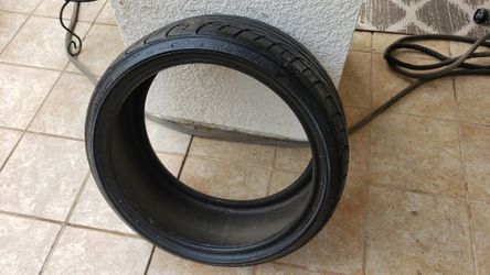 Dunlop Direzza ZR Rated Tire 225/35ZR19