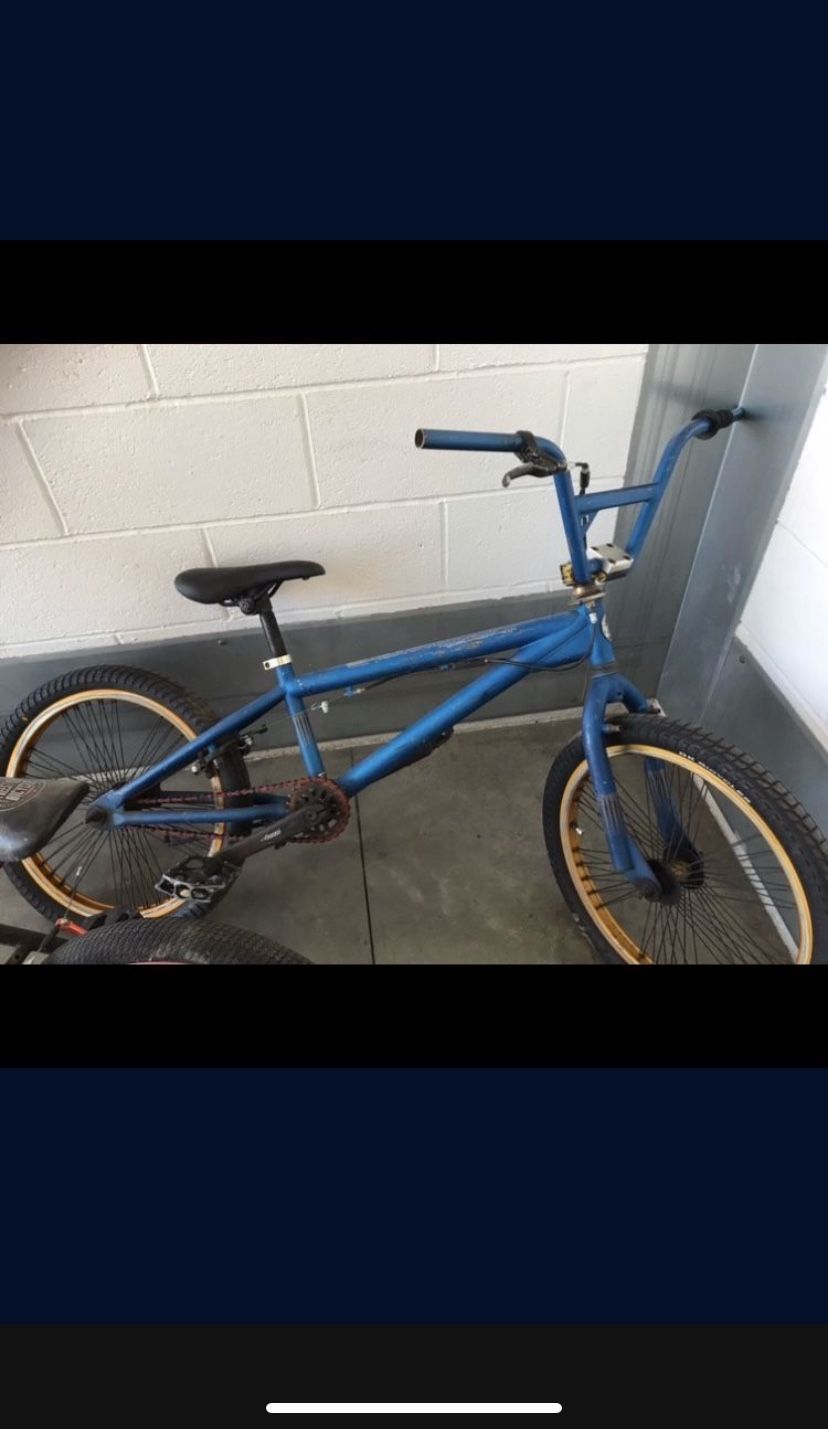 Vintage 20 Inch Mongoose Blue And Golden Bike