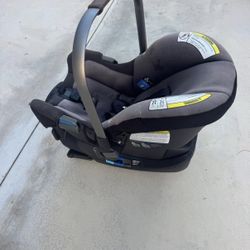Nina Pipa Infant Car seat With Base 