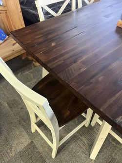 Kitchen Table w/ 6 Chairs